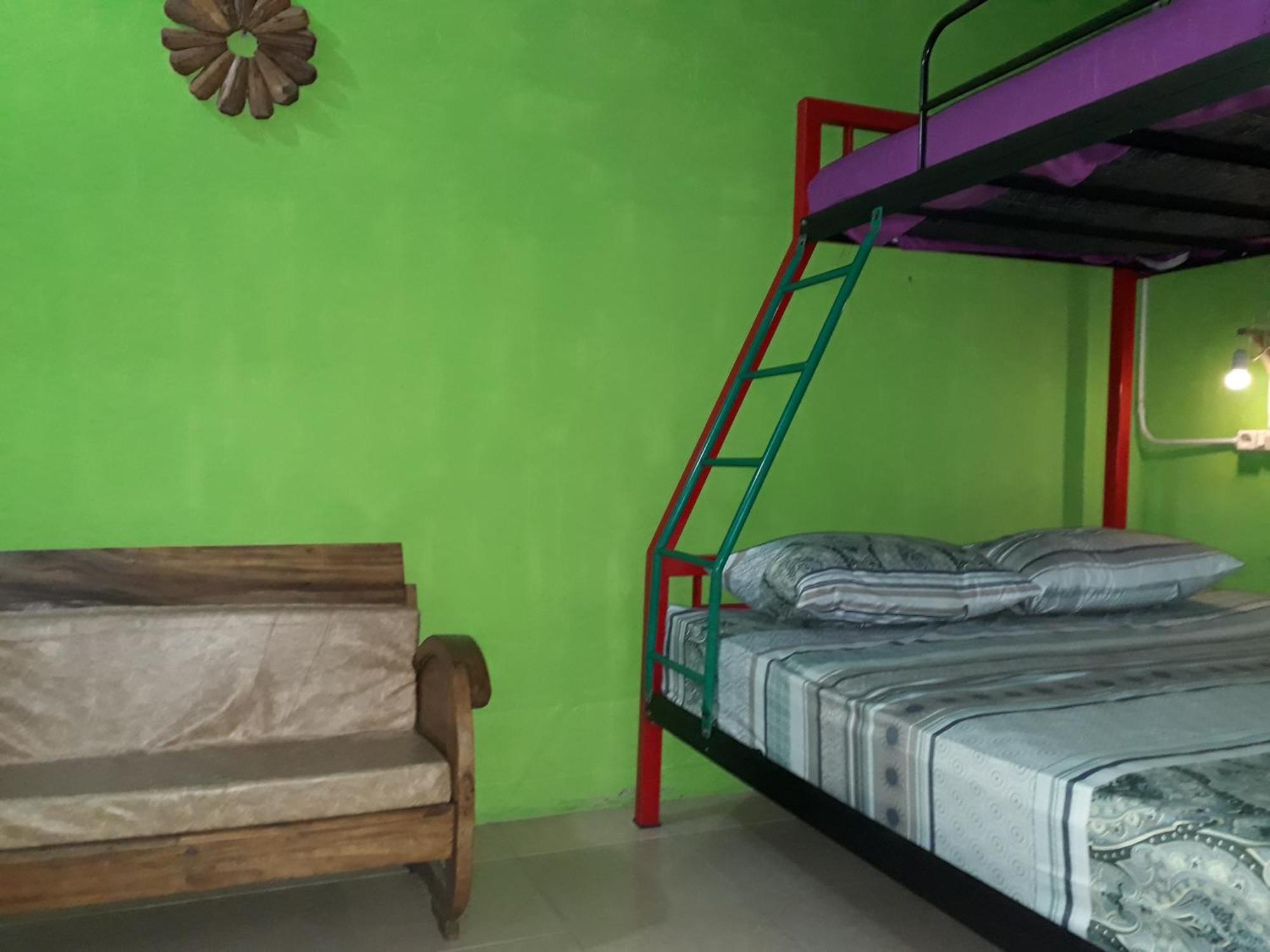 Arjuna Garden Homestay Джокьякарта Номер фото